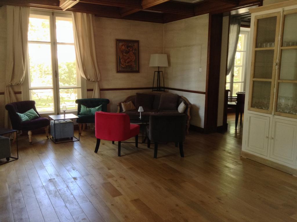 Hostellerie Les Frenes Avignon Exterior photo